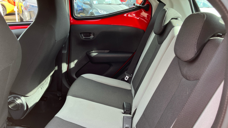 Toyota Aygo 1.0 VVT-i X-Play 5dr Petrol Hatchback